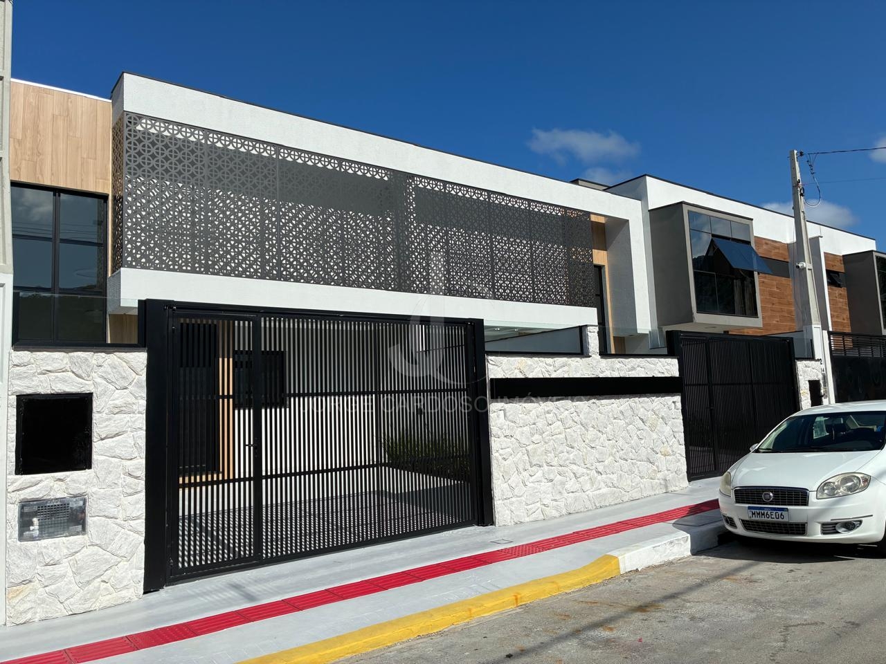 Casa 3 quartos para Venda no bairro Rio Pequeno em Camboriú