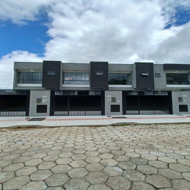 Sobrado 2 suítes para Venda no bairro Areias em Camboriú